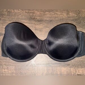 Elegant Black Strapless Bra